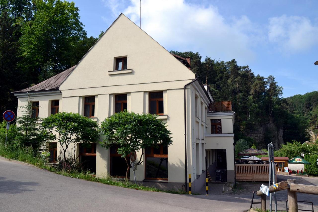 Готель Podkost Libosovice